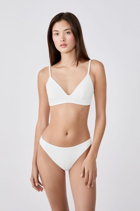 Triangle haut de maillot sans armatures;${refinementColor}