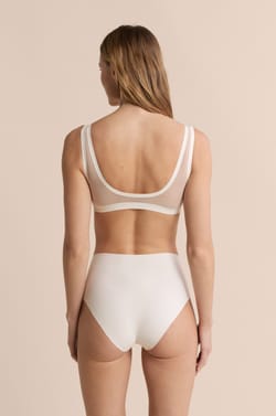 Sujetador de microfibra;${refinementColor}