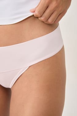 Tanga en microfibre;${refinementColor}