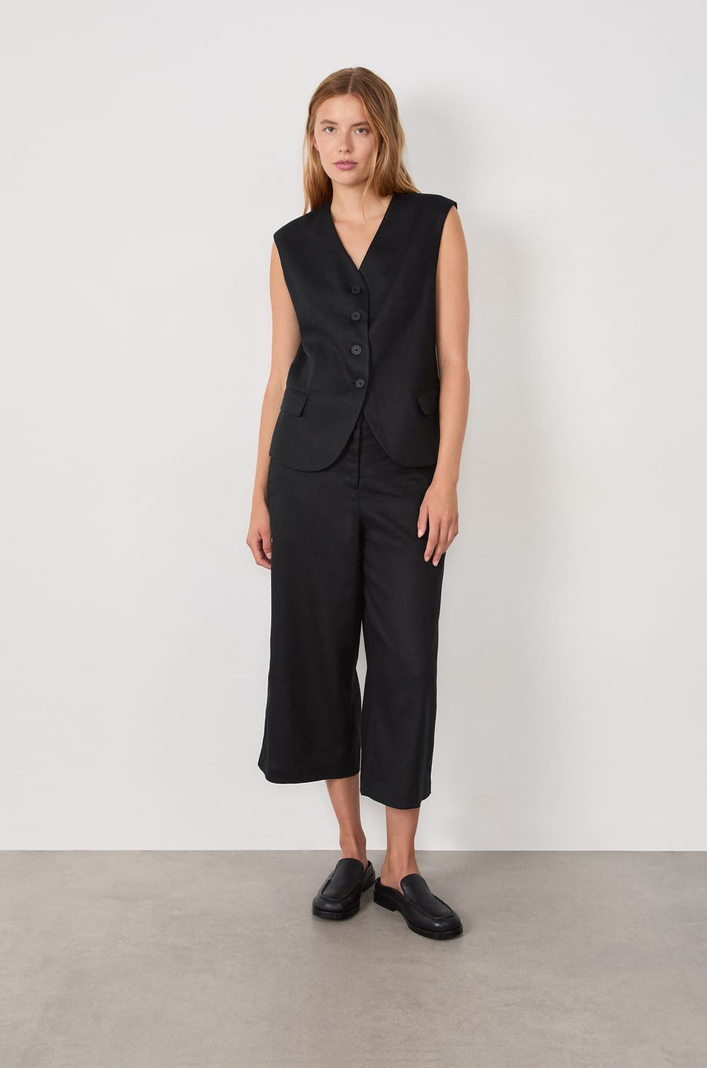 Sleeveless Button-Up Cardigan;${refinementColor}