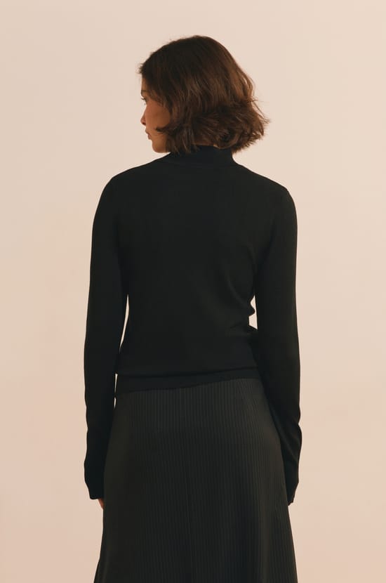 Pull en maille fine &agrave; manches mi-longues;${refinementColor}