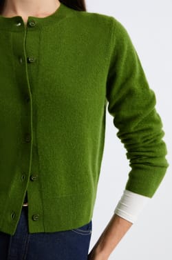 Pull cardigan avec boutons en cachemire;${refinementColor}