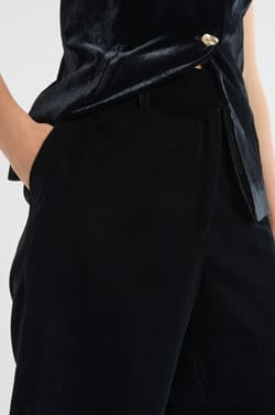 Pantalón corte ancho;${refinementColor}