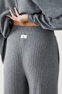 Pantalón de pijama ancho;${refinementColor}