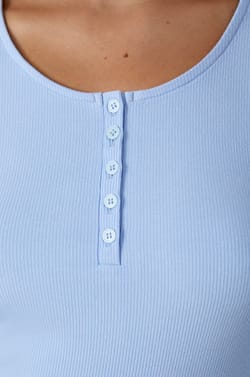 Long-sleeved T-shirt with buttons;${refinementColor}