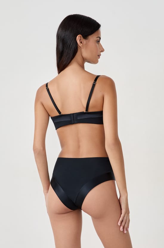 Shorty en microfibre satiné;${refinementColor}