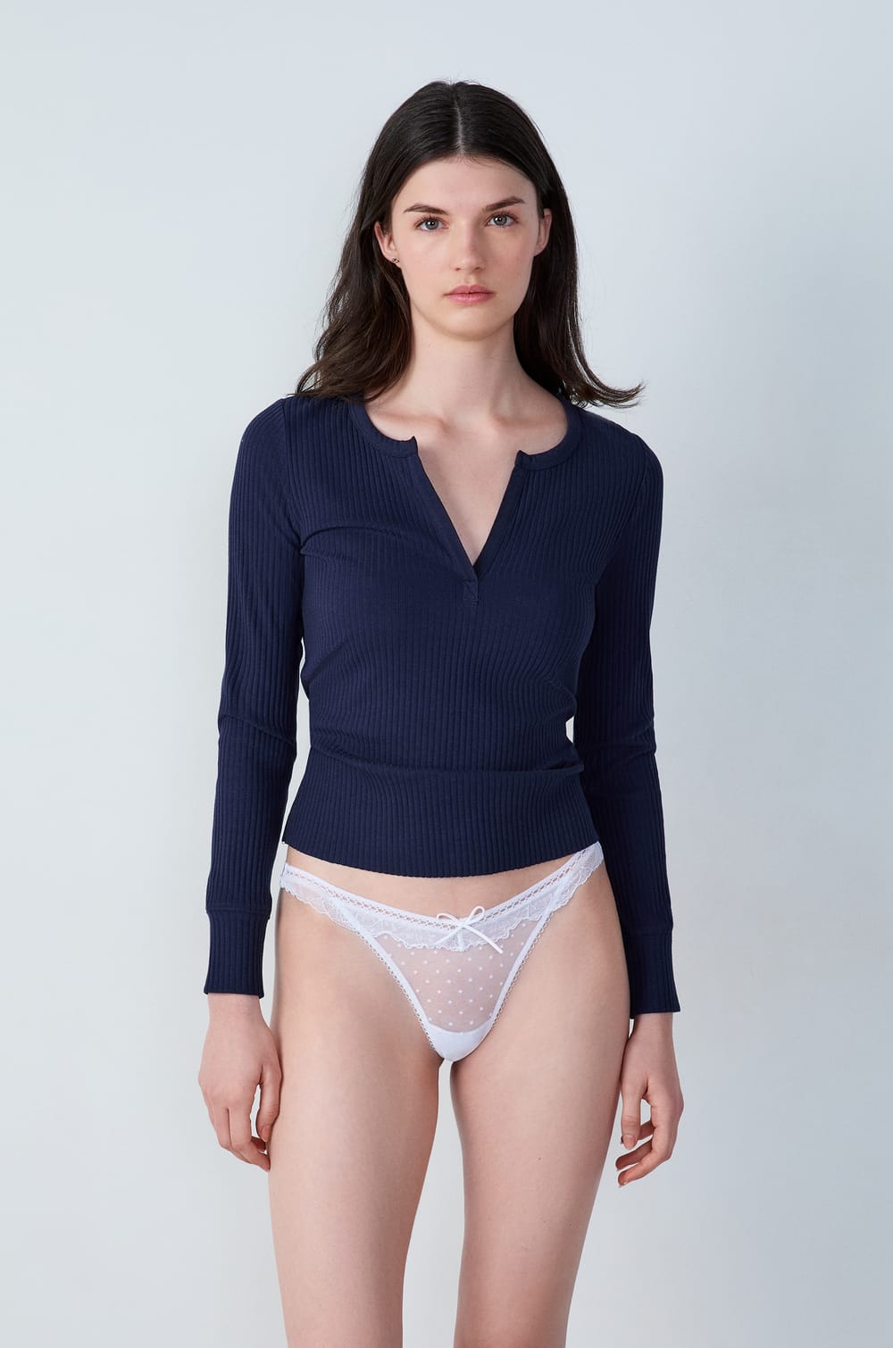 String ficelle en dentelle;${refinementColor}