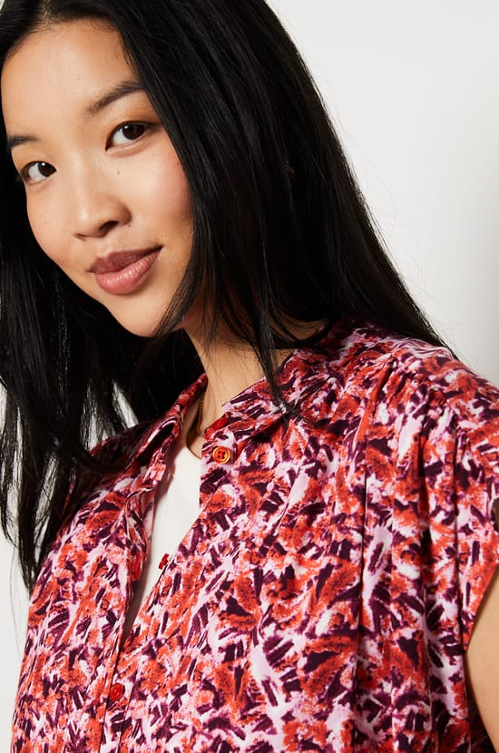 Sleeveless Shirt with Pattern;${refinementColor}