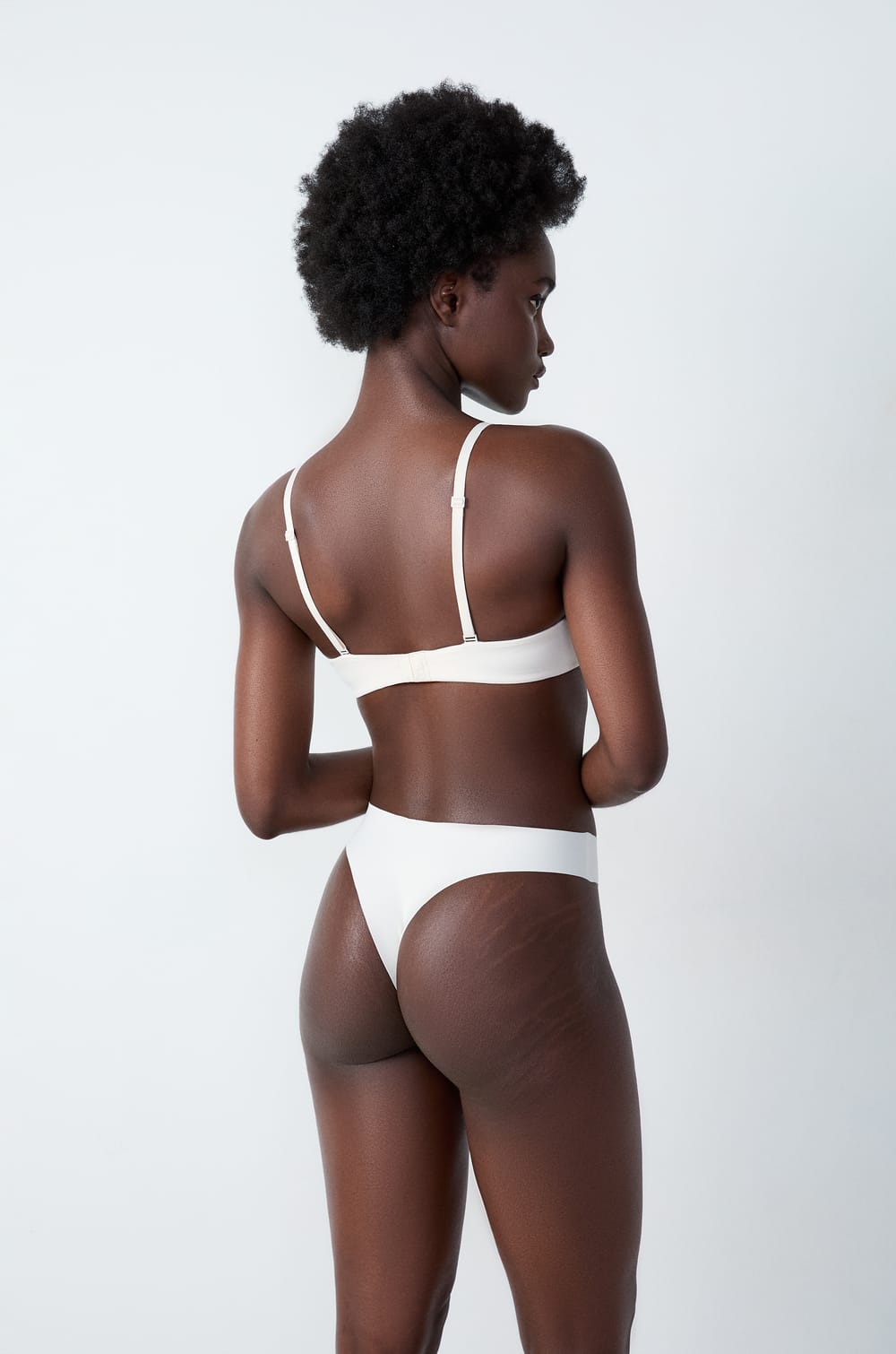 Tanga de hilo de microfibra;${refinementColor}