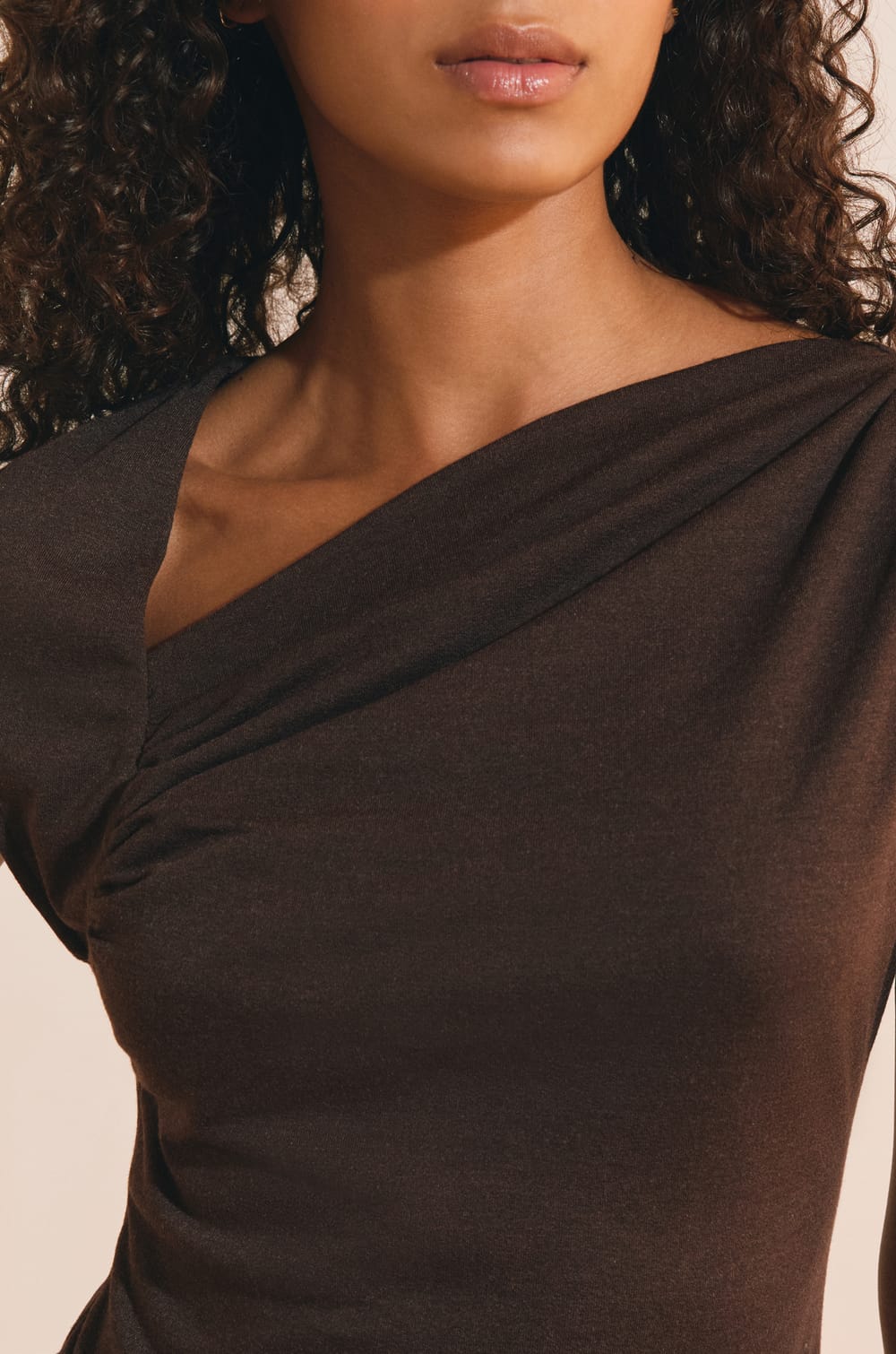 Robe midi asym&eacute;trique;${refinementColor}