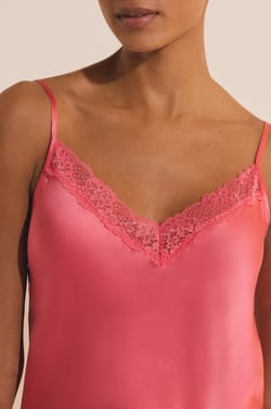 Caraco en soie d&eacute;tails dentelle;${refinementColor}