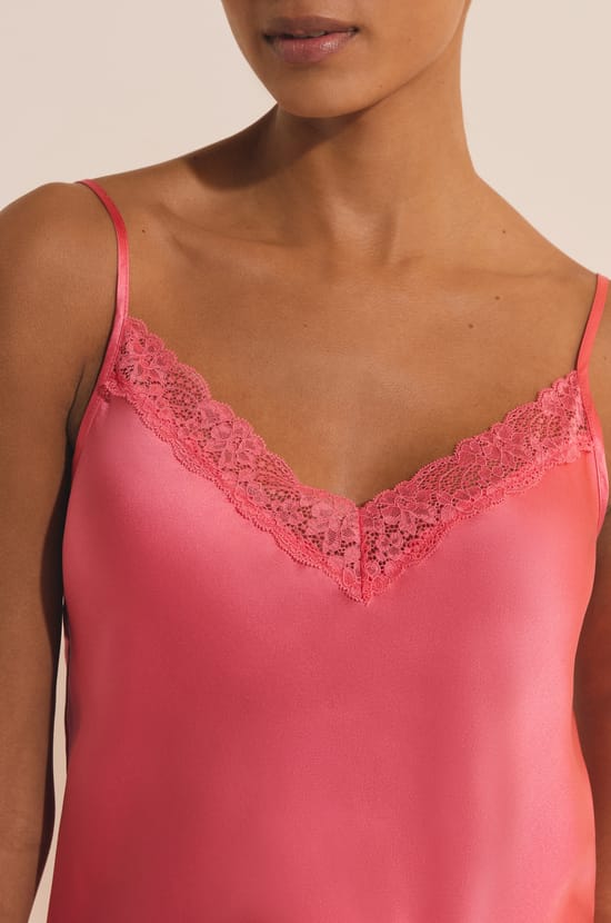 Caraco en soie d&eacute;tails dentelle;${refinementColor}