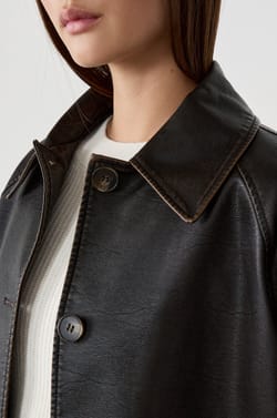 Veste courte effet cuir;${refinementColor}