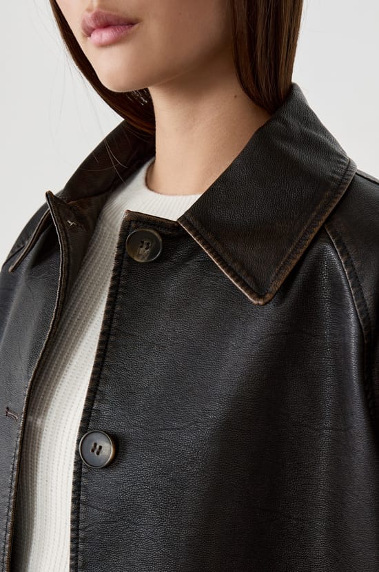 Veste courte effet cuir;${refinementColor}
