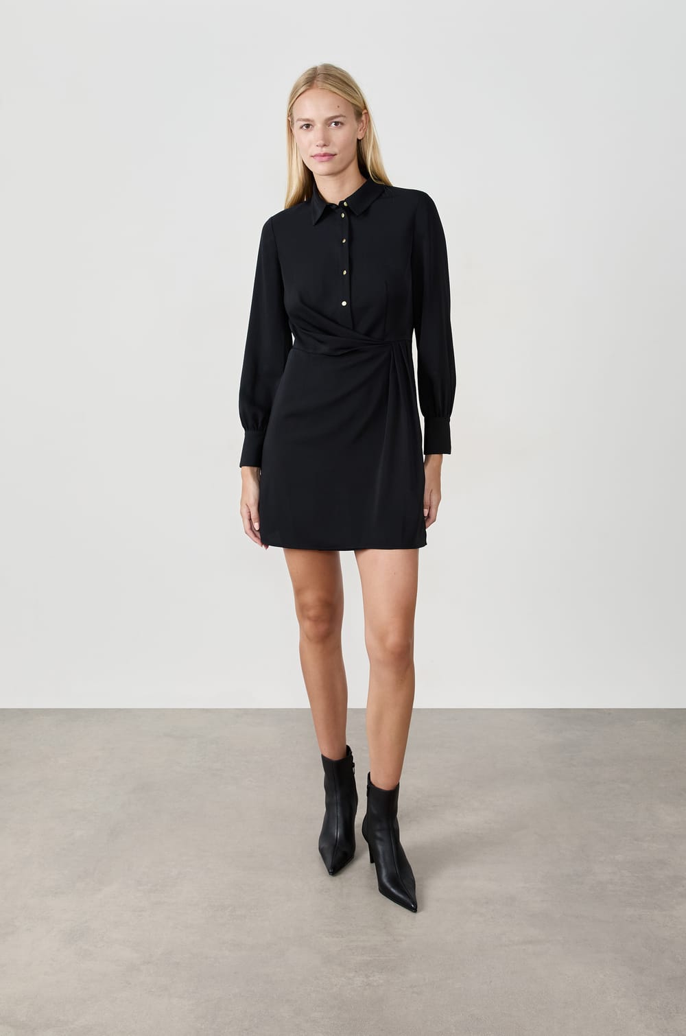 Robe chemise courte;${refinementColor}