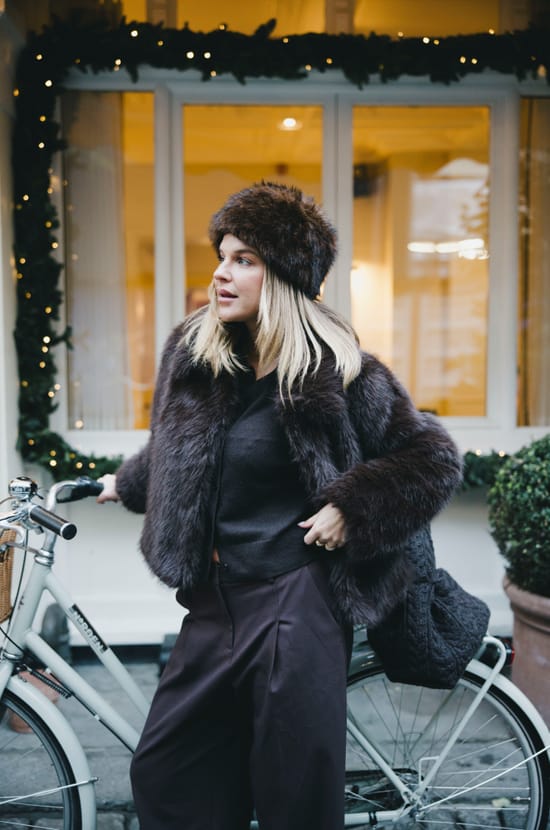 Look @audreyafs;${refinementColor}