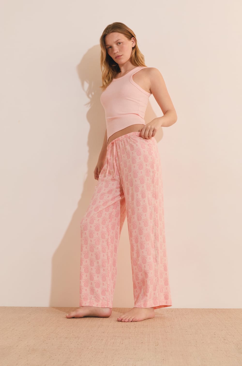 Pantalon de pyjama 7/8 &agrave; motifs;${refinementColor}
