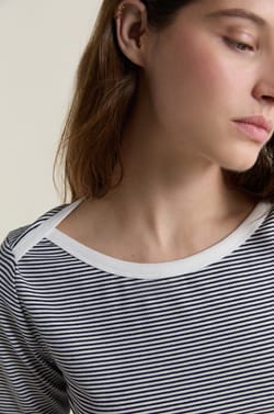 T-shirt met ronde hals en strepen;${refinementColor}