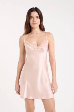 Nuisette en soie d&eacute;tails dentelle;${refinementColor}