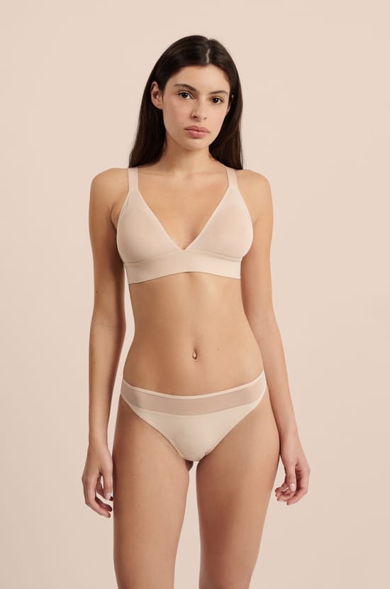 Sujetador triangular sin aros de tul;${refinementColor}