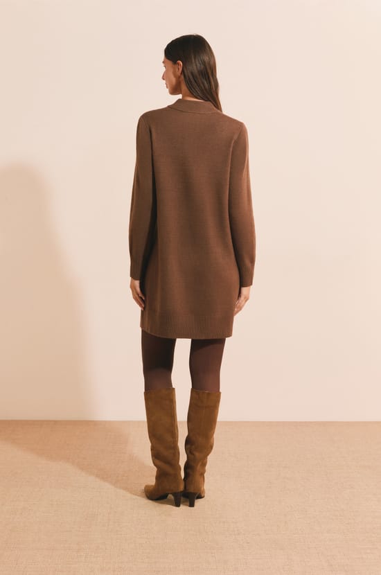 Robe courte en maille;${refinementColor}