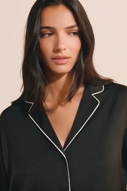 Chemise de pyjama satin&eacute;e;${refinementColor}