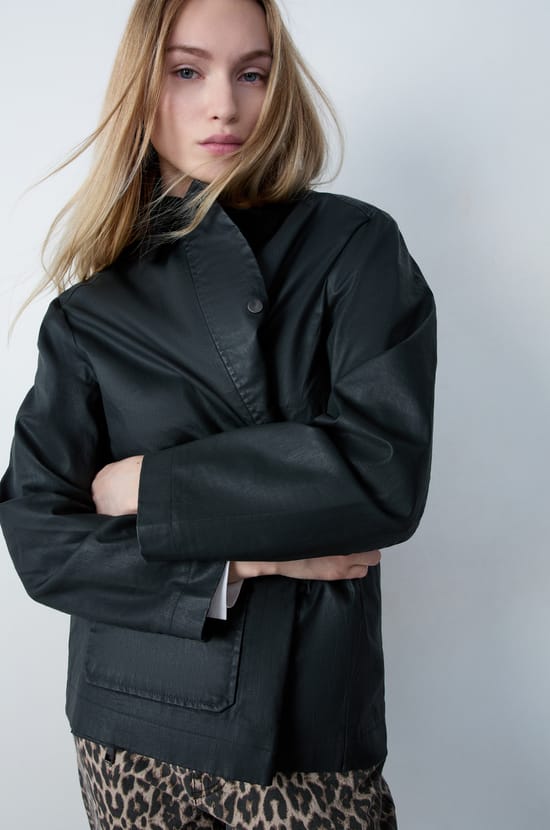 Parka with corduroy collar;${refinementColor}