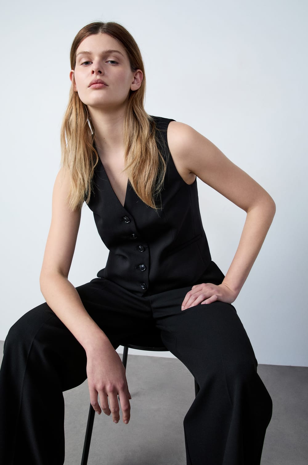 Sleeveless Suit Waistcoat;${refinementColor}