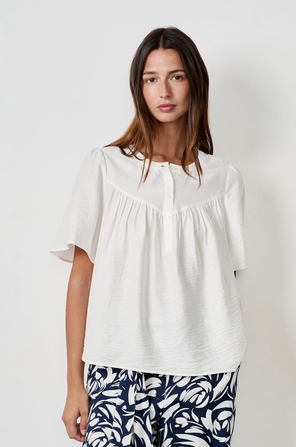 Blouse manches courtes;${refinementColor}