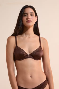 Soutien-gorge sans coques satin&eacute;;${refinementColor}
