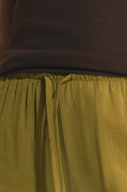 Pantalon &agrave; cordon;${refinementColor}