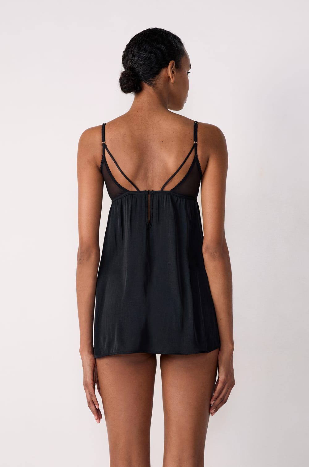 Nuisette courte détails cœurs décolleté croisé;${refinementColor}