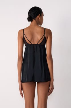 Nuisette courte détails cœurs décolleté croisé;${refinementColor}