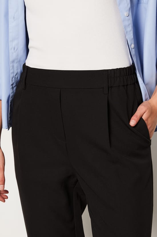 Trousers with a cigarette cut;${refinementColor}
