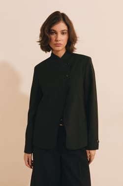 Veste courte &agrave; col montant asym&eacute;trique;${refinementColor}