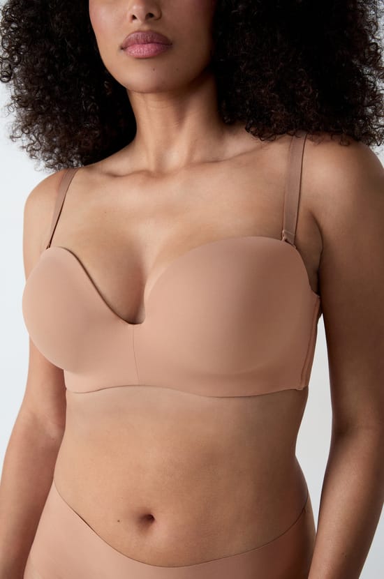 Strapless lightly lined bra with removable straps, cup C-E;${refinementColor}