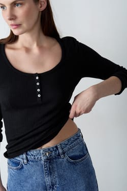 3/4 Sleeve T-shirt;${refinementColor}