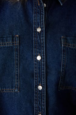 Chemise jean en coton;${refinementColor}