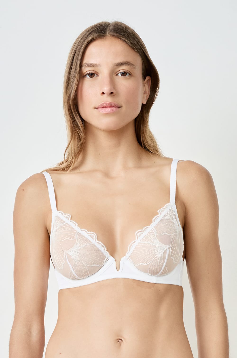 Soutien-gorge corbeille en broderie;${refinementColor}