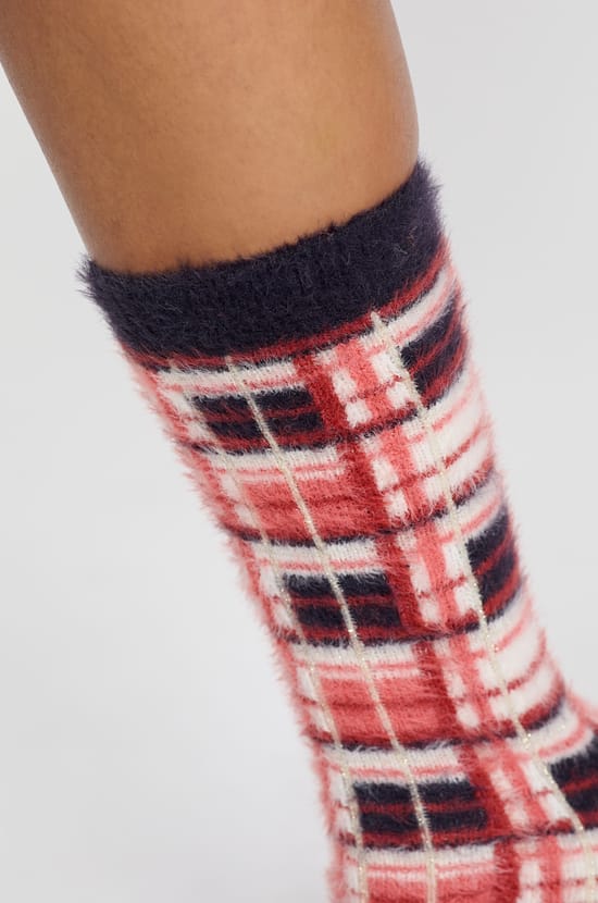 Chaussettes à motifs en fausse fourrure;${refinementColor}