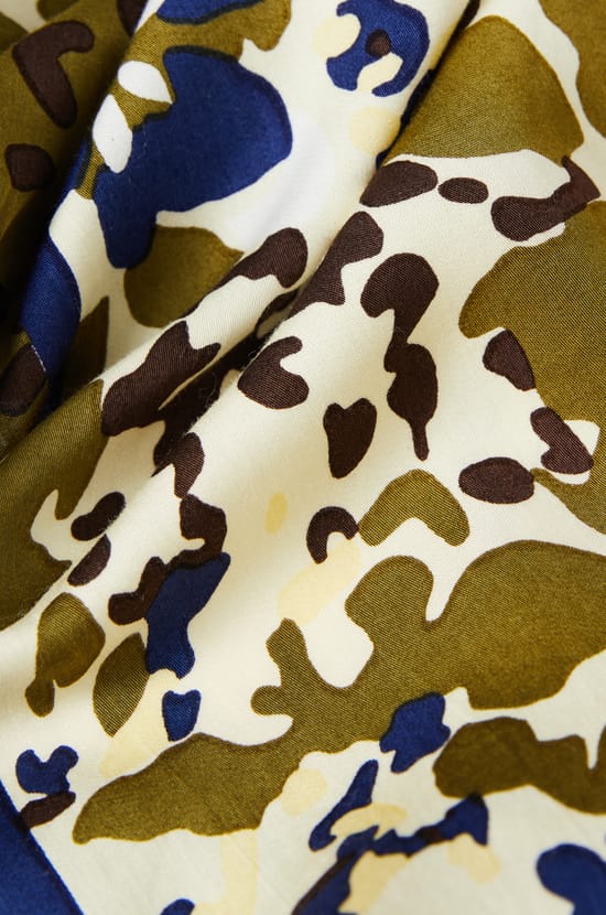 Foulard &agrave; motifs;${refinementColor}