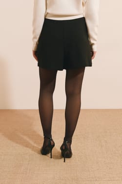 Jupe-short &agrave; boutons dor&eacute;s;${refinementColor}