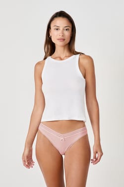 Tanga V-shape en microfibre et dentelle;${refinementColor}