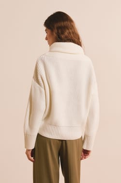Pull avec d&eacute;tails boutons;${refinementColor}