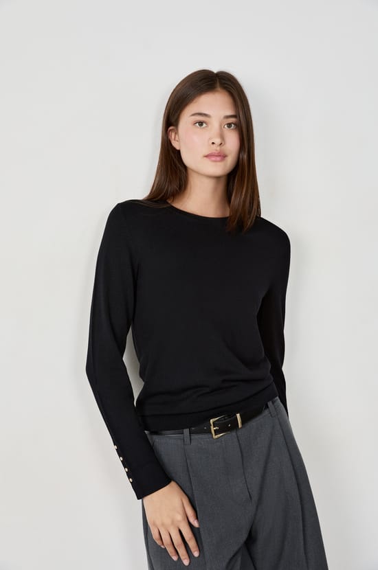 Long-sleeved sweater;${refinementColor}