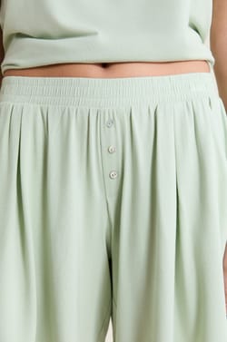 Pantal&oacute;n corto de pijama liso de modal;${refinementColor}