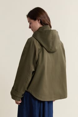 Trench met capuchon van katoen;${refinementColor}