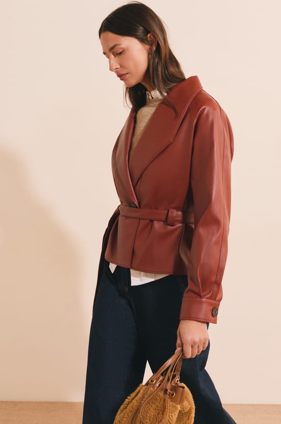 Veste courte en tissu enduit;${refinementColor}