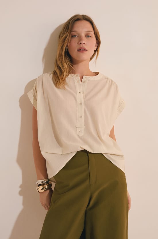 Blouse sans manches boutonn&eacute;e en coton;${refinementColor}