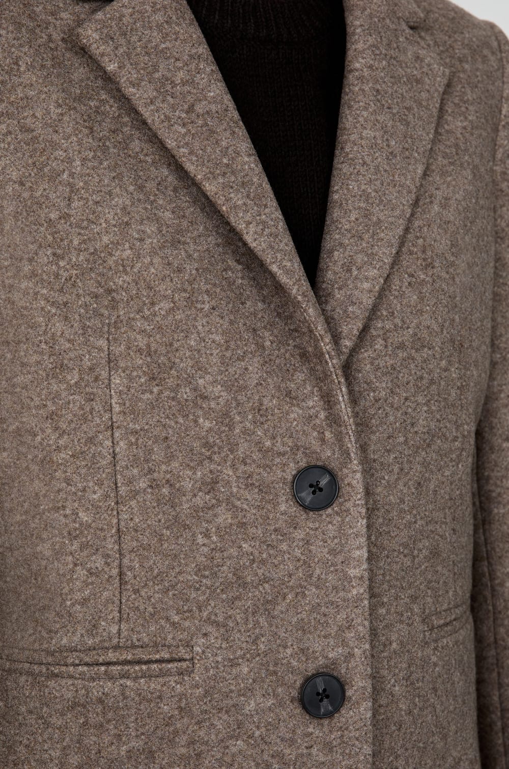 Short coat;${refinementColor}